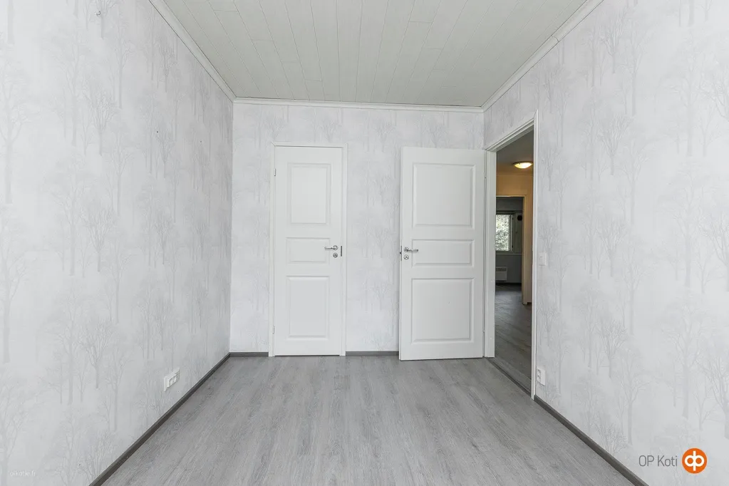 Esik - Renovated Triangular House with Sauna in Salo