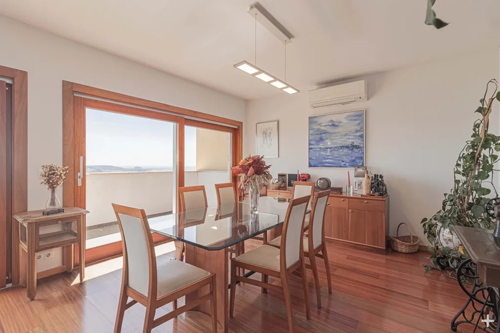 Salle à manger - Duplex Apartment with Tejo View in Lisbon