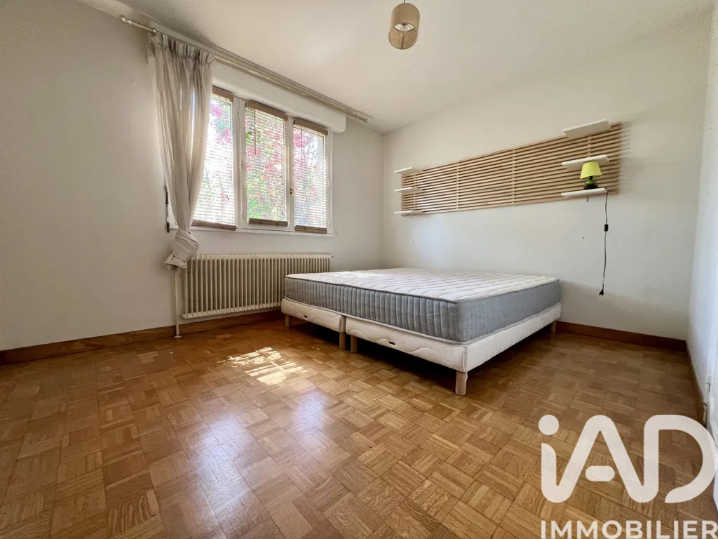 Chambres - Maison Traditionnelle au Calme avec Vue Montagne à Bernin