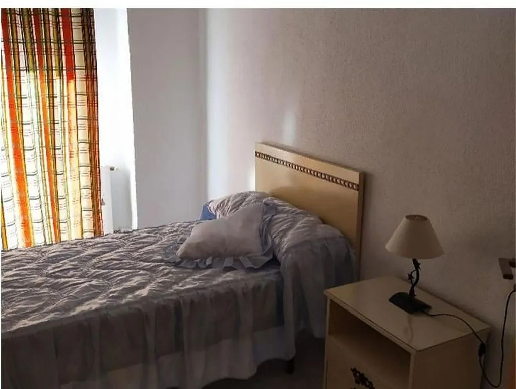 Chambres - Furnished Apartment with Balcony in Granada Centre
