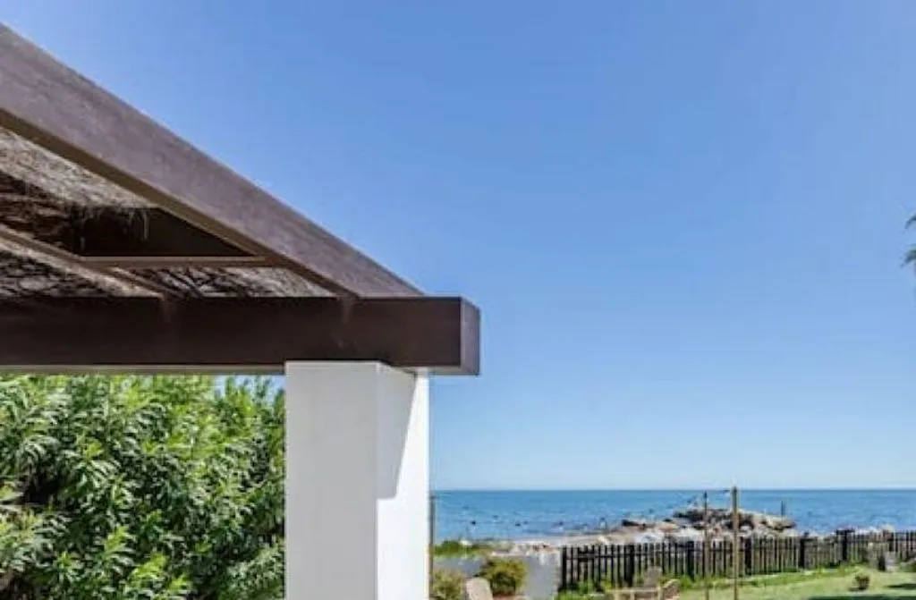 Terrasse - Seaside Villa with Private Beach in Estepona