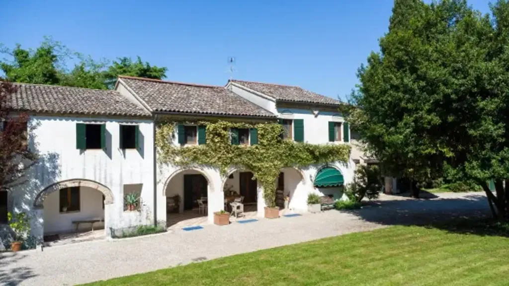 Välivaade - Rustic House with Portico near Treviso