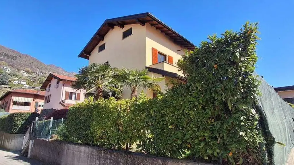 Extérieur - Villa with Private Garden in Porlezza