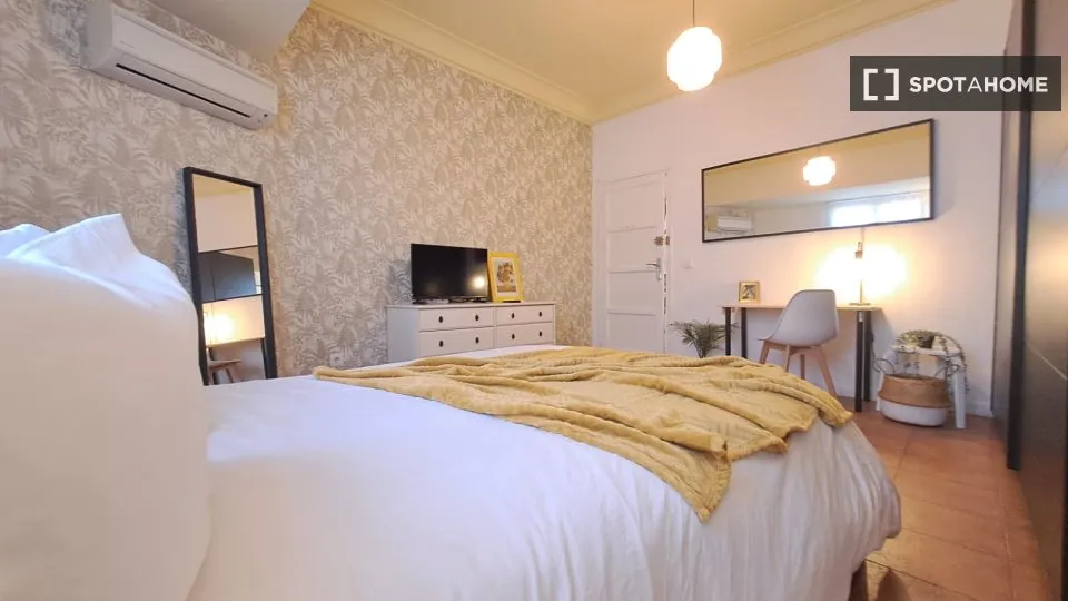 Magamistoad - Shared Apartment Room in Palacio, Madrid