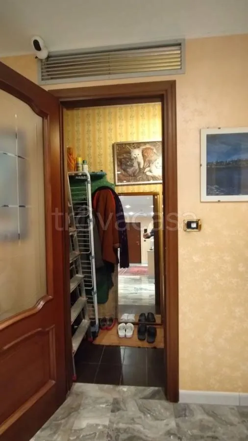 Entrée - Spacious Apartment with Balcony Views in Torino