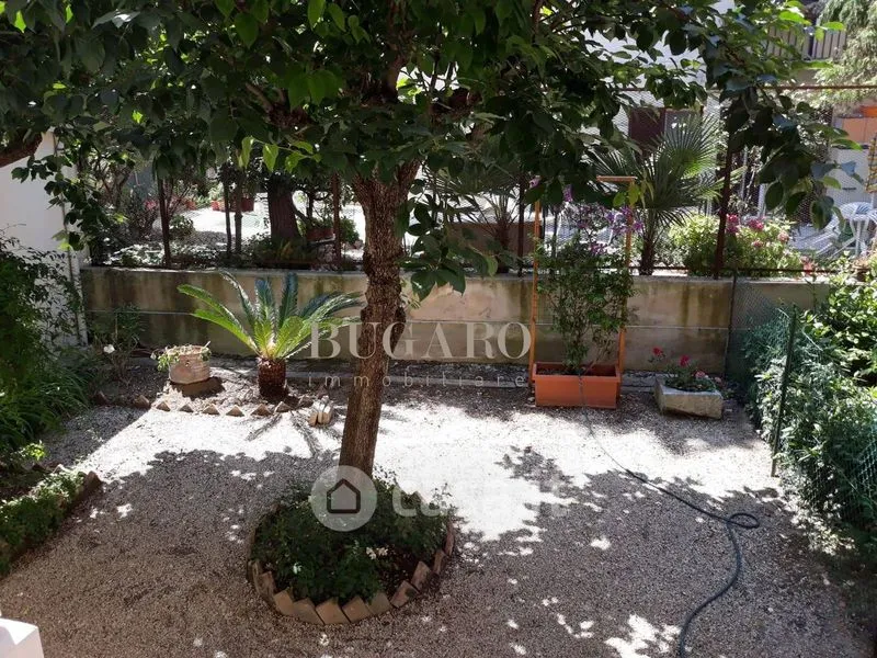 Jardin - Four-Bedroom Flat with Garden in Passetto, Ancona