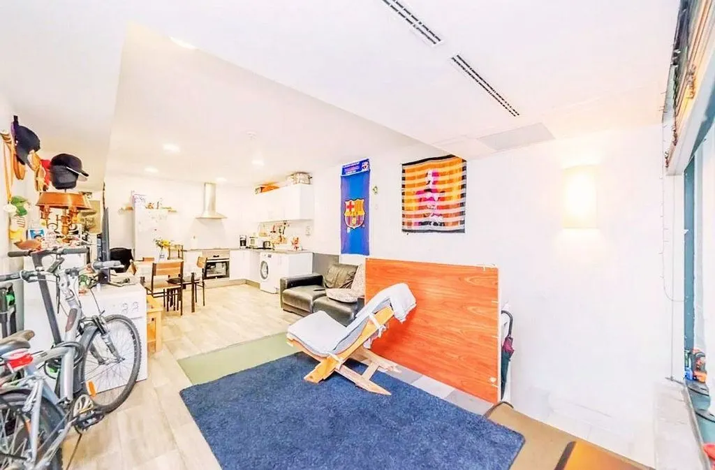 Soggiorno - Modern Loft with Garage in Industrial Zone