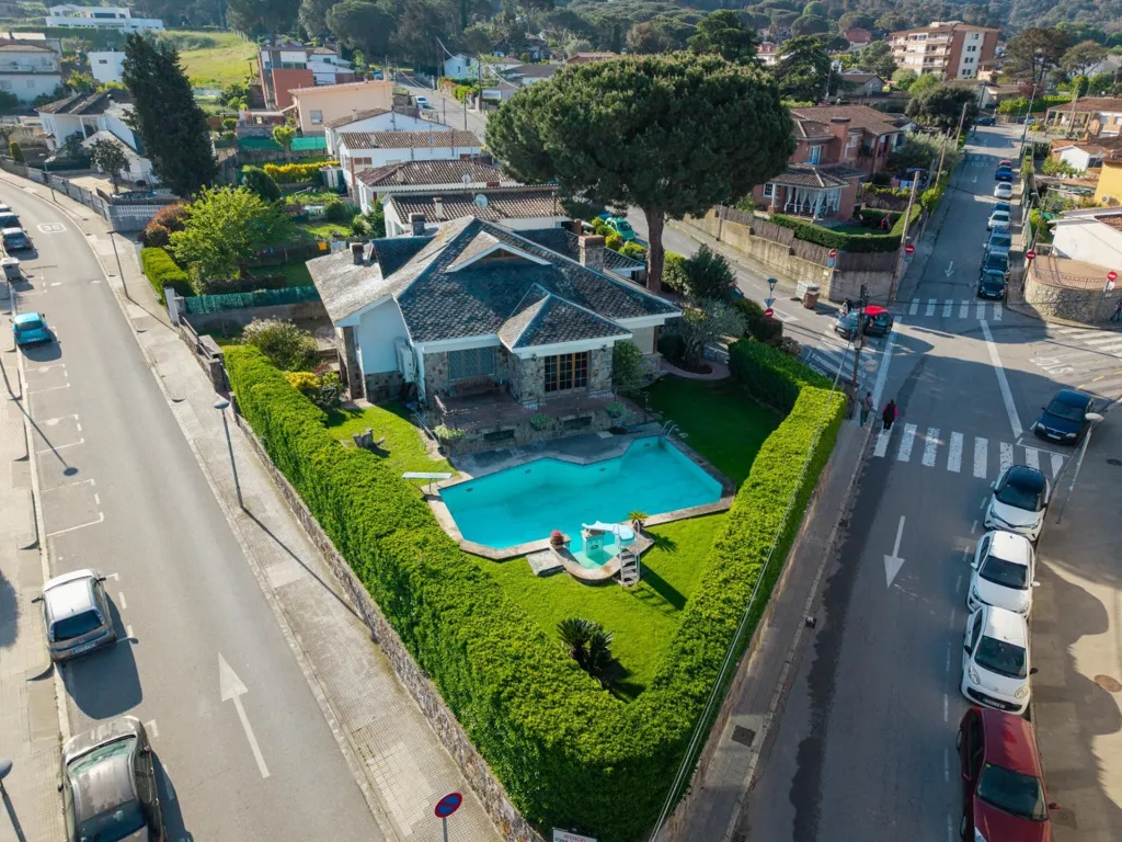 Õhuvaade - Luxury House with Pool in La Roca del Vallès