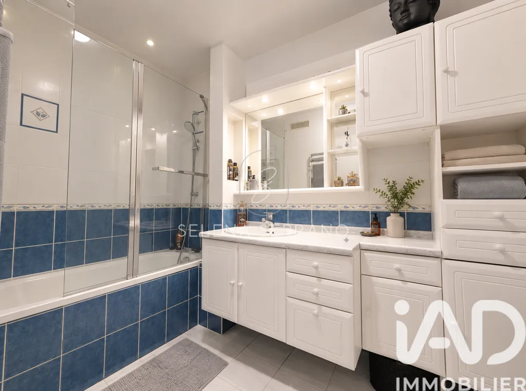 Bathrooms - T2 Flat with Balcony in Cormeilles-en-Parisis