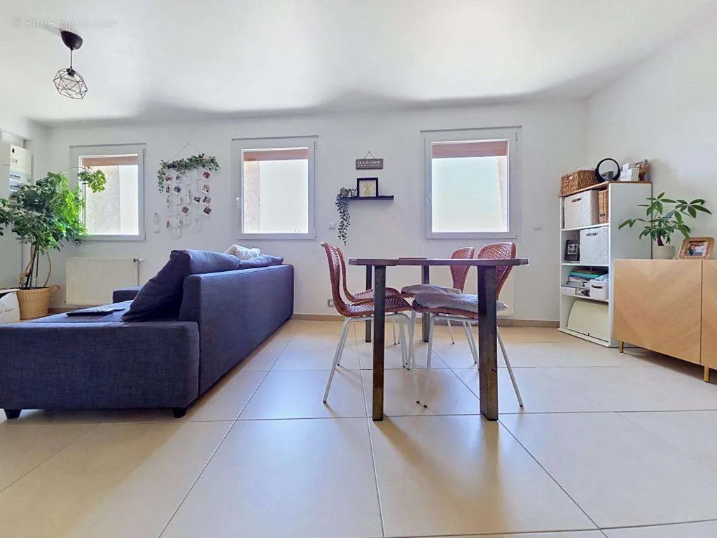 Elutuba - Duplex Apartment with Private Parking in Central Location