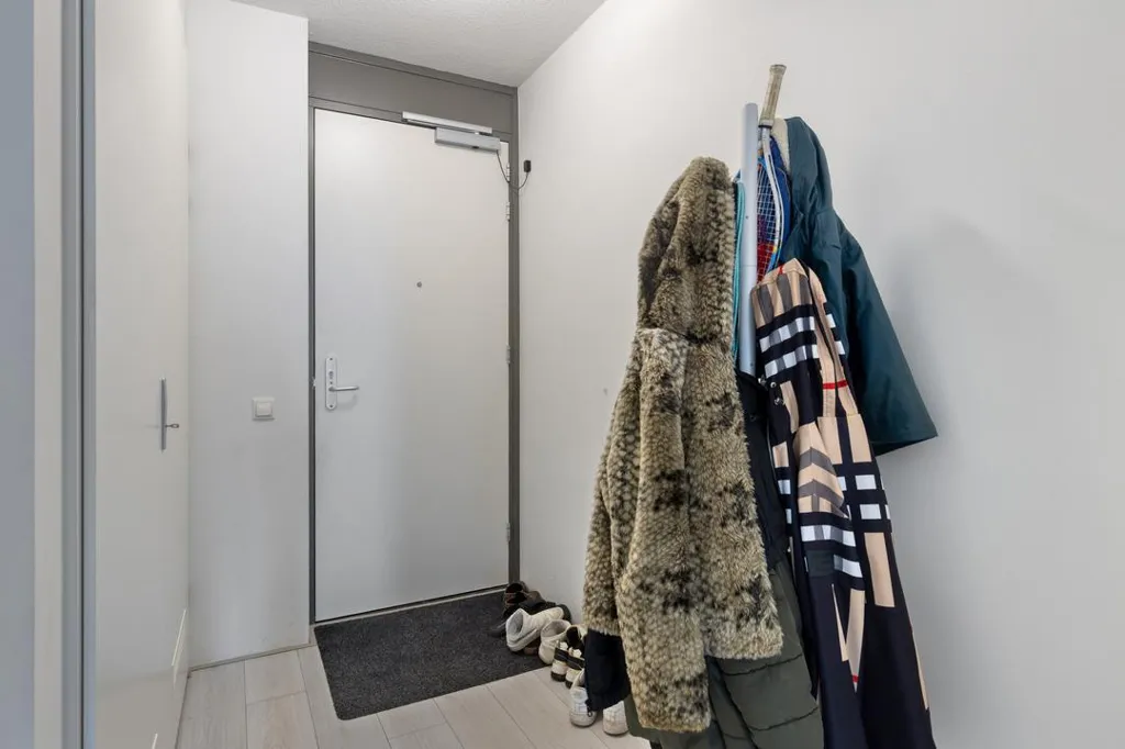 hallway_entrance