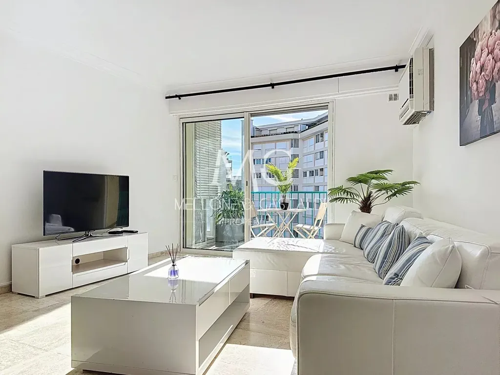 Elutuba - 3-Bedroom Seafront Apartment in Cannes