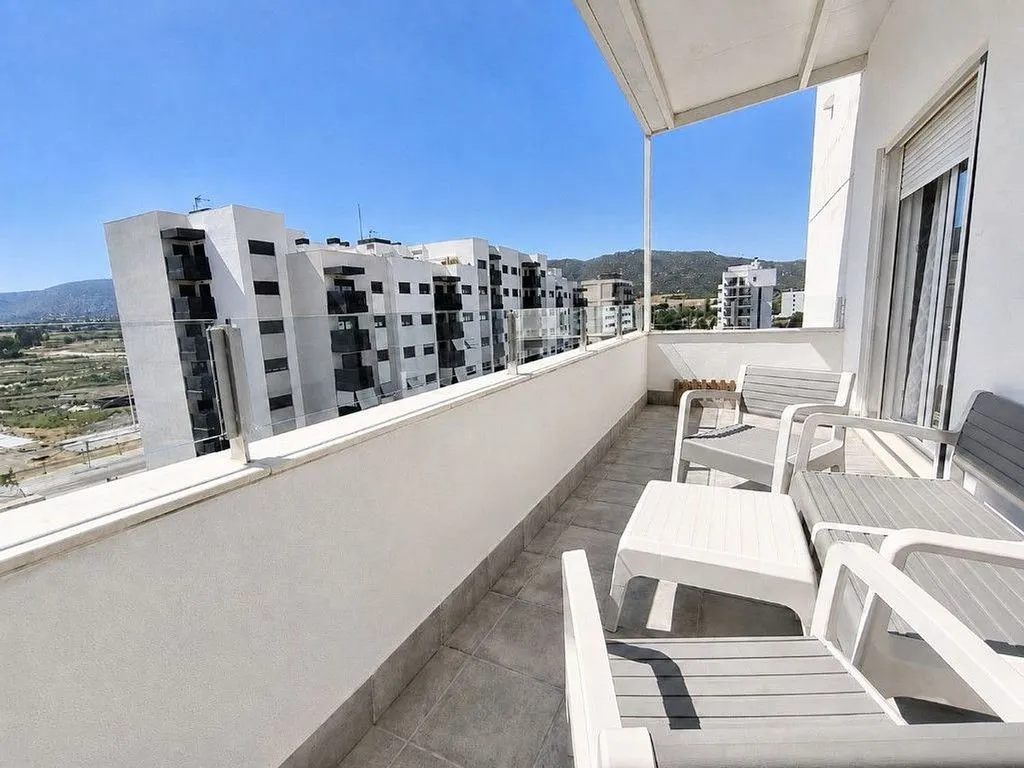Balcon - Semi-New Apartment with Pool in Poniente-Norte