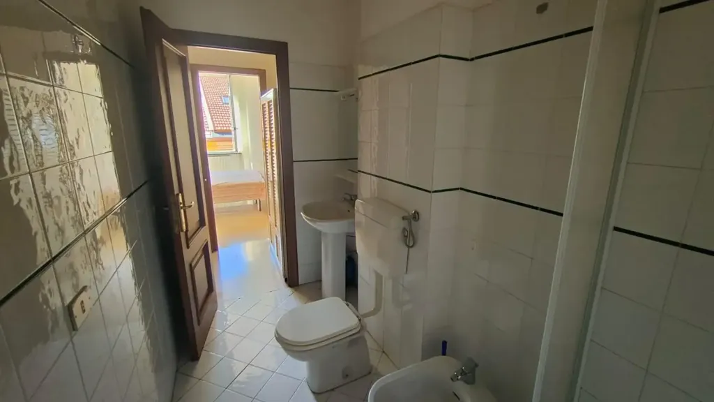 Vannitoad - Trilocale with Historic View in Chiavari
