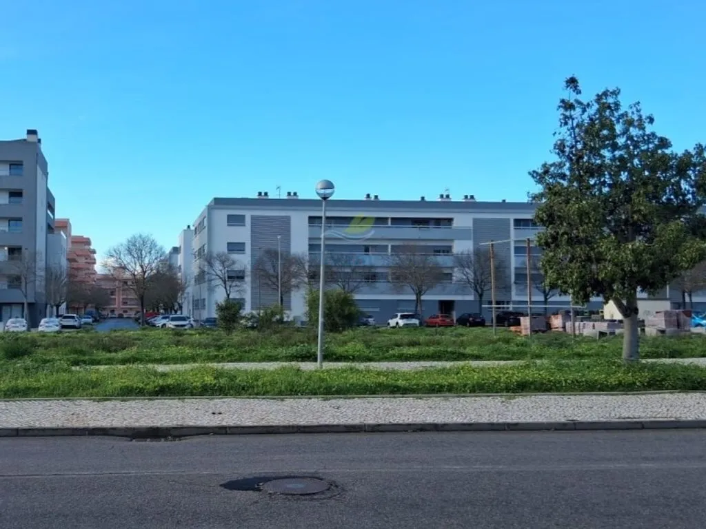Jardin - Large Commercial Unit in Loulé, Algarve