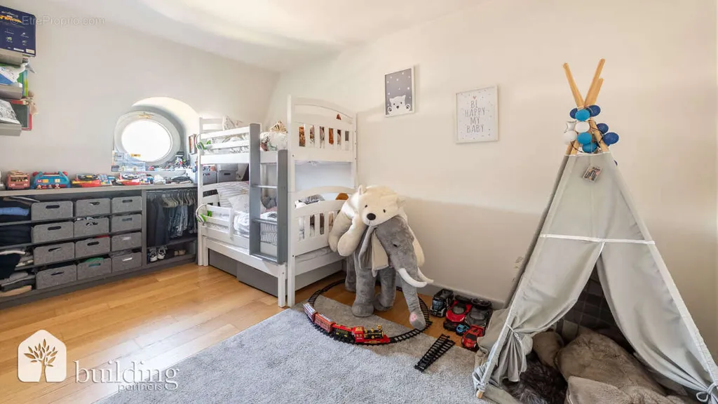 Chambres - Appartement Traversant avec Vue Tour Eiffel à Paris 16ème