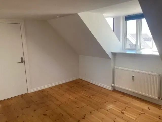 Rooms - 2-Bedroom Flat with Miele Kitchen in Central Location