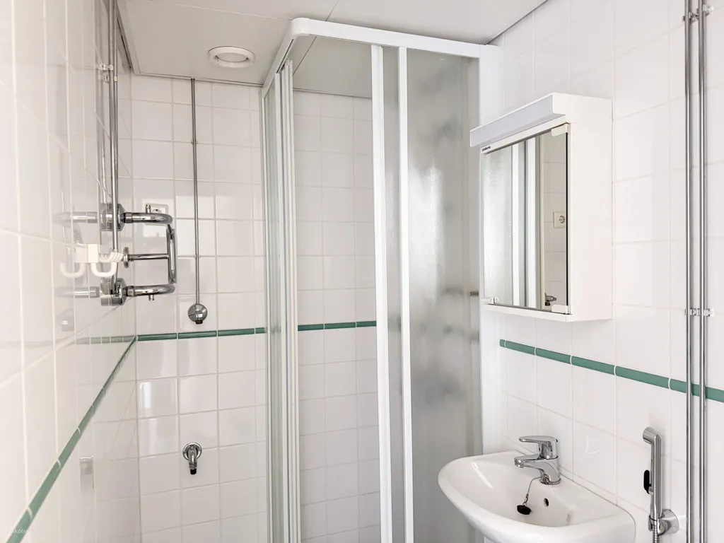 Salles de bain - Bright Studio Apartment in Haaga, Helsinki