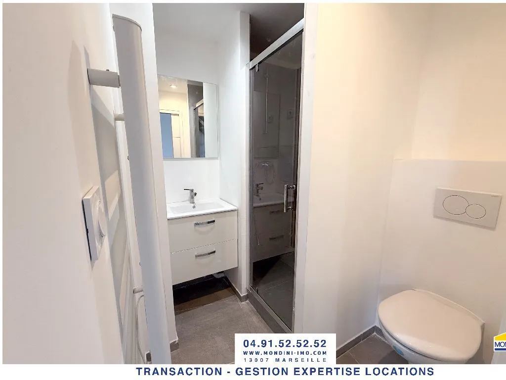 Salles de bain - T2 Duplex Refait au Calme à Marseille