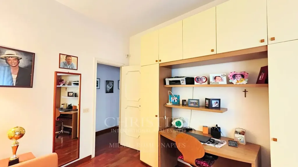 Kabinet - Apartment with Balcony in Chiaia, Naples