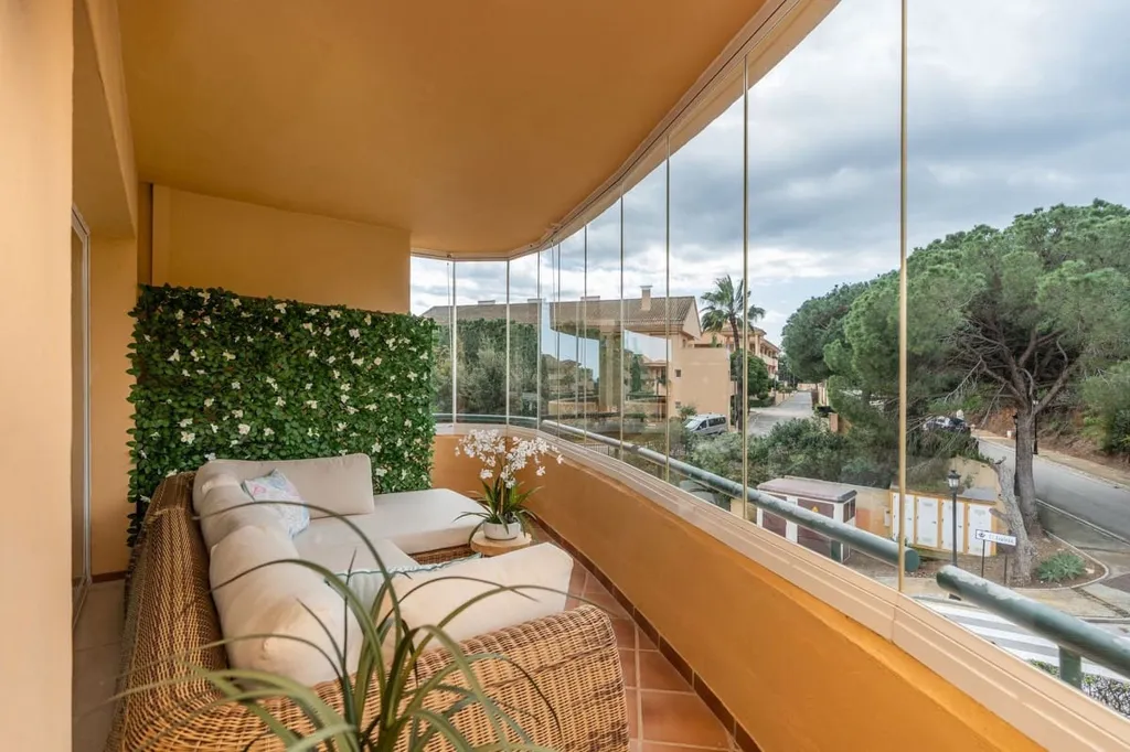 balcony