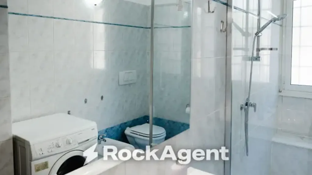 Badezimmer - 2-Bedroom Apartment with Balcony in Rome