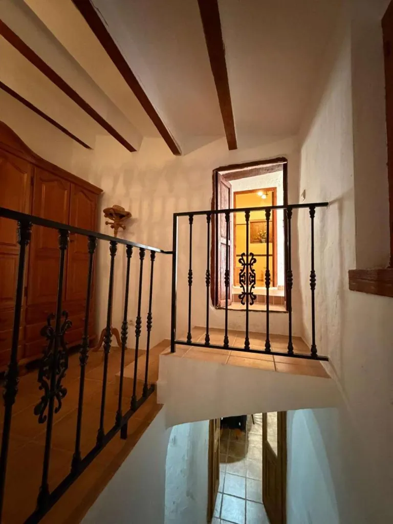 Pièces - 3-Bedroom House with Mountain Views in Oria