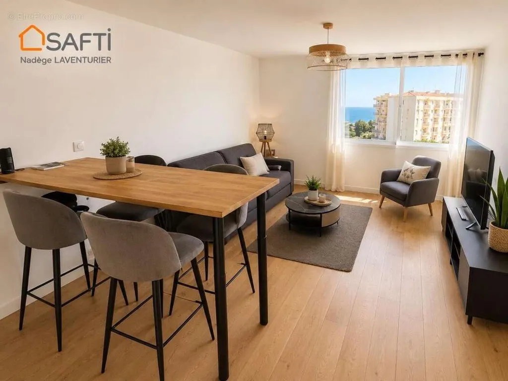 Soggiorno - Renovated 2-Bed Flat with Sea View in Ajaccio