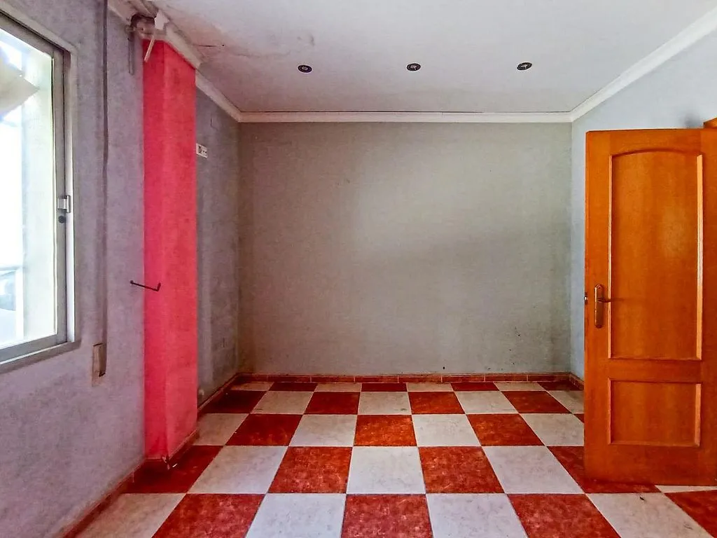 Toad - Ground Floor Flat for Renovation in Almoines