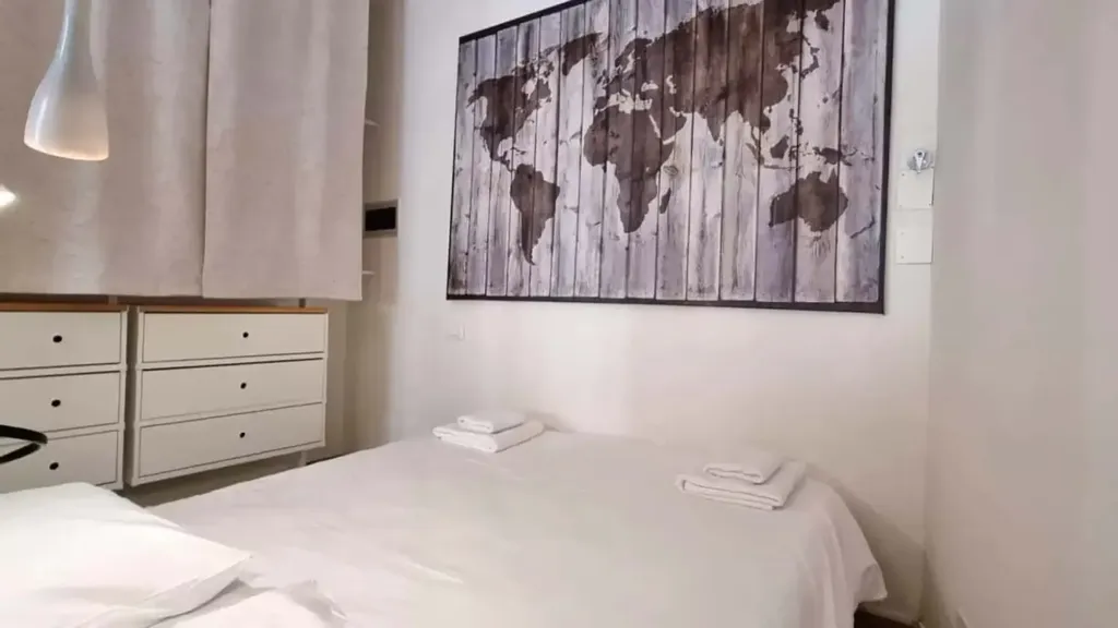 Chambres - Appartement 1 pièces à IT