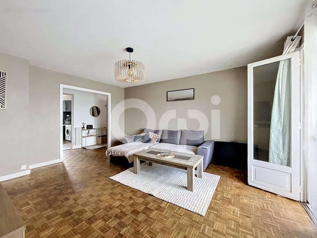 Elutuba - Apartment with Balcony in Brive-la-Gaillarde