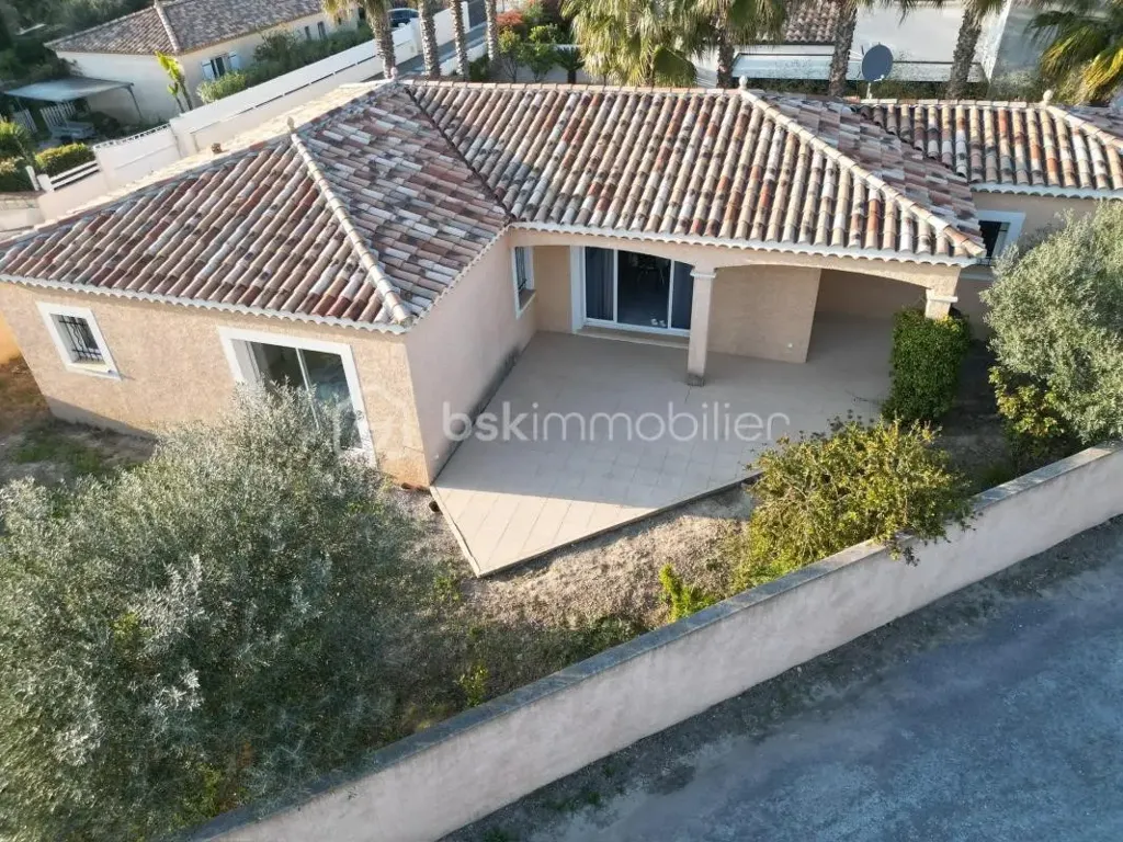 Luftaufnahme - Villa with Pool in Bouzigues