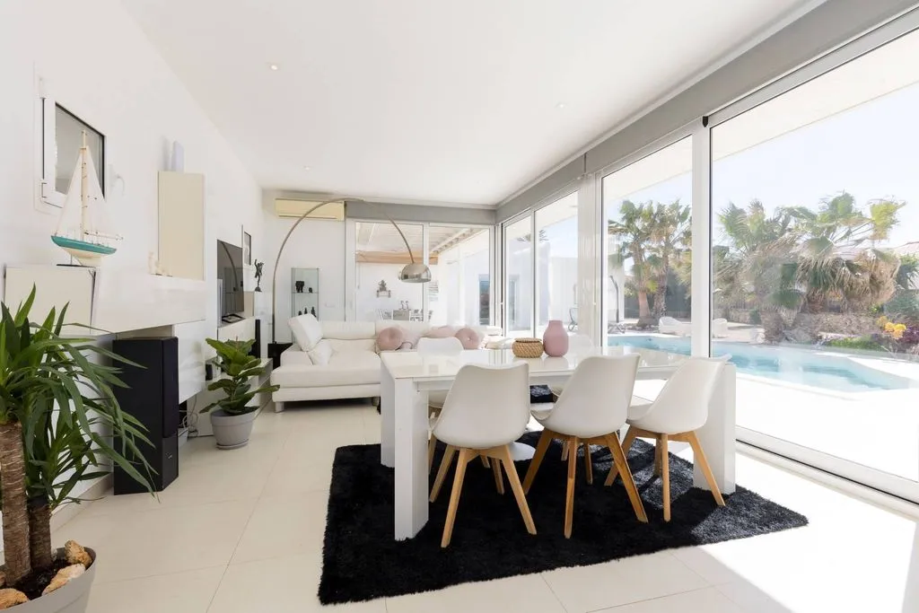 Elutuba - Luxury Villa with Pool in Binibèquer Vell