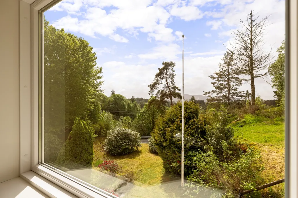 Pièces - Detached House with Garden in Radøy