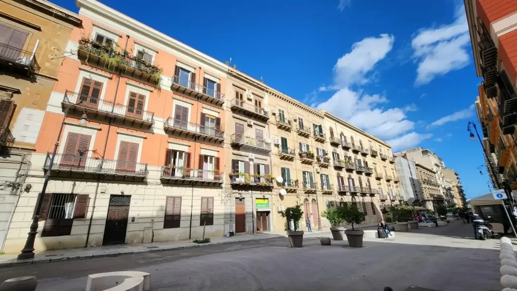 Välivaade - Apartment with Balcony in Palermo's Historic Centre
