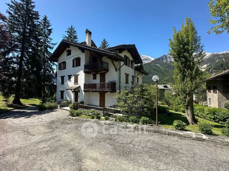Välivaade - Trilocale with Balcony in Courmayeur