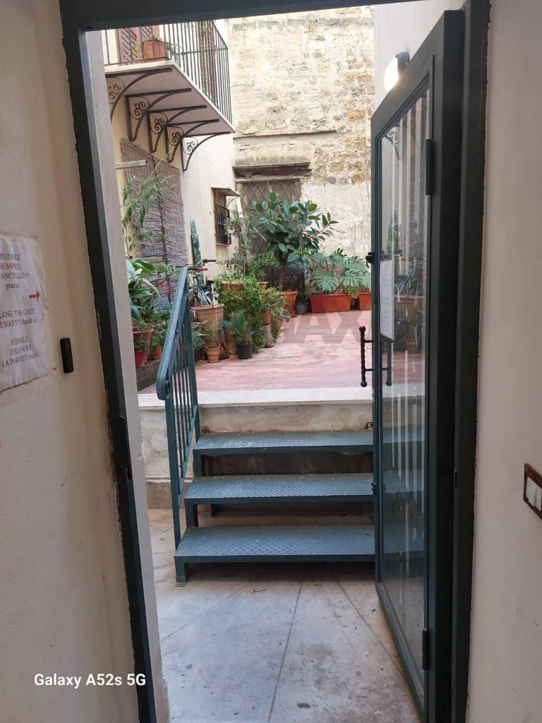 Giardino - Appartamento con tre balconi nel centro storico di Palermo