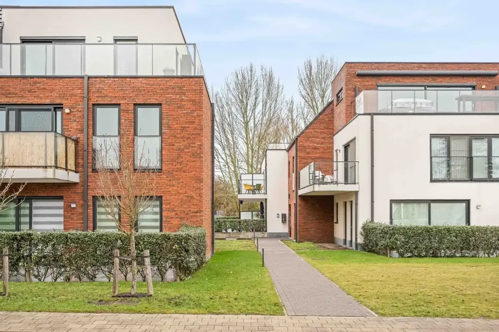Extérieur - Appartement Récemment Construit avec Garage à Wevelgem