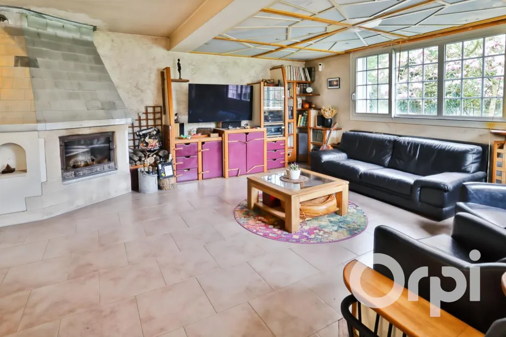 Séjour - Maison Familiale avec Terrain Boisé à Magny en Vexin