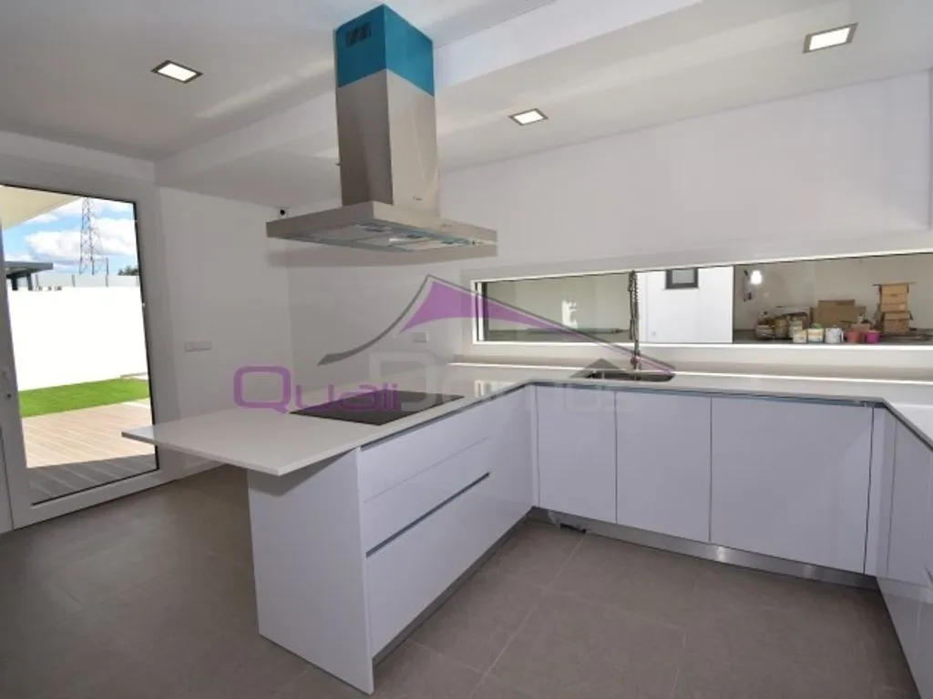 Kitchen - Modern Villa with Pool in Entroncamento