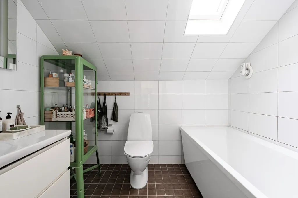 Salles de bain - Modernised Terraced House with Garden in Hille