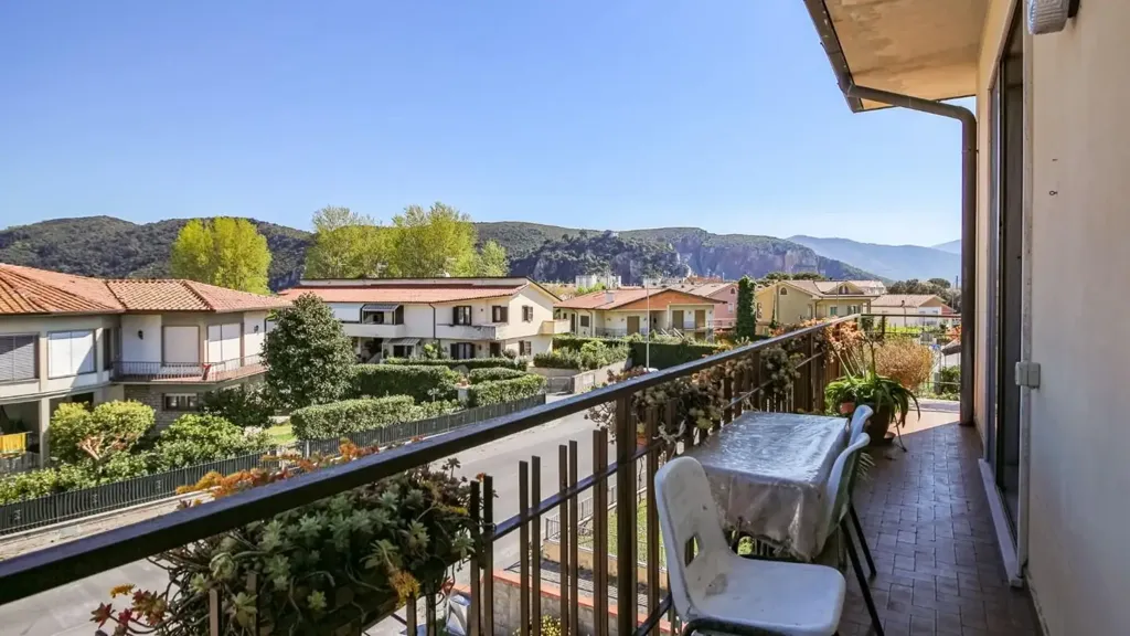 Balcony - Apartment with Balcony in Vecchiano Centre