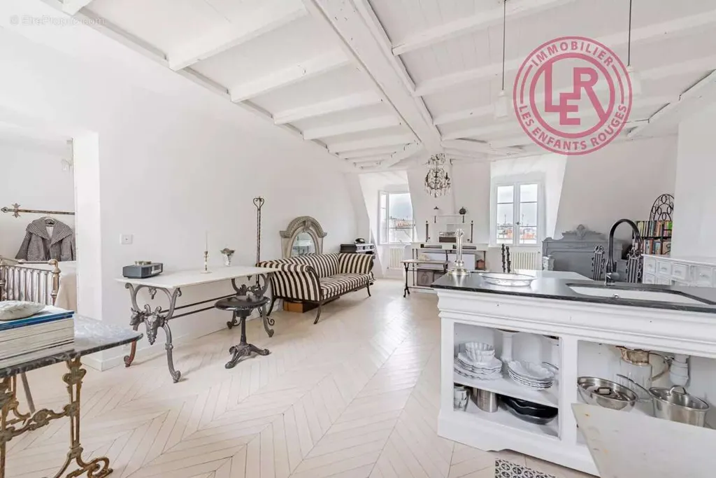 Soggiorno - 2-Bedroom Parisian Flat with Eiffel Tower View