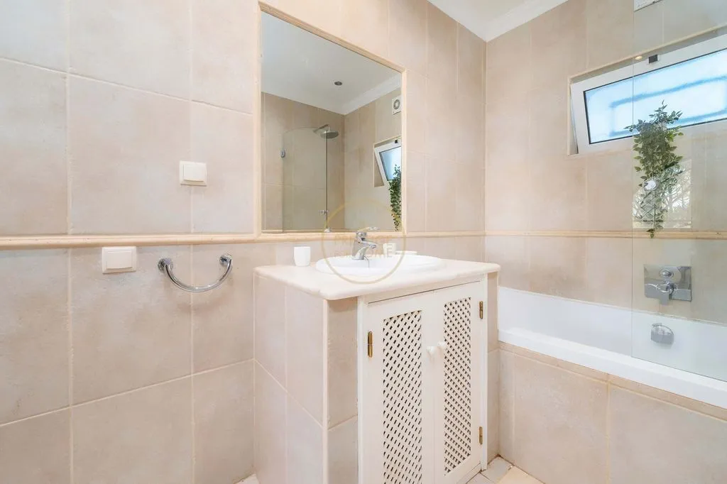 Vannitoad - Luxury Villa with Pool in Quarteira