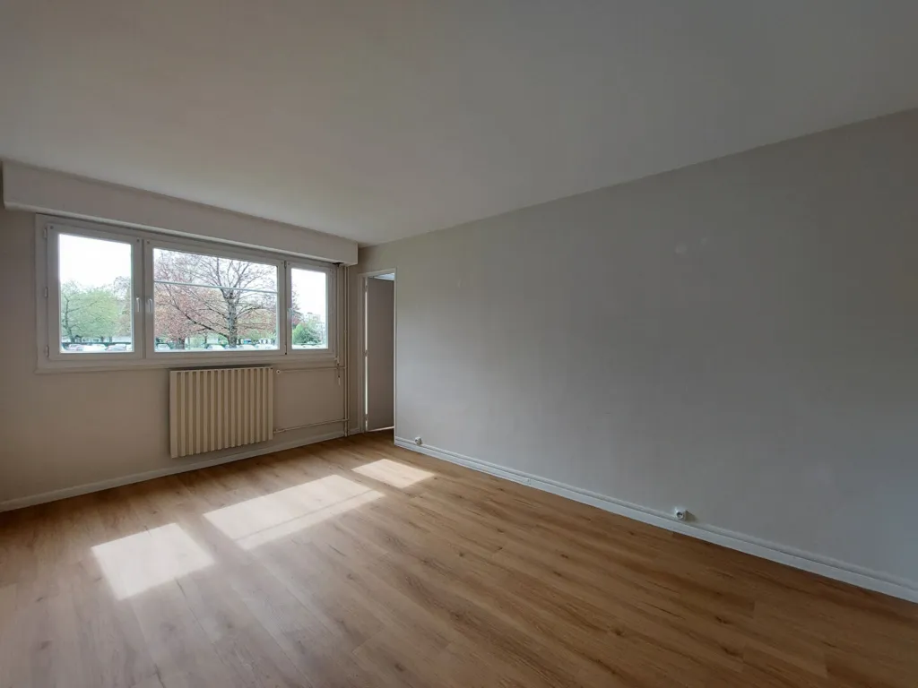 Pièces - Appartement Rénové 2 Pièces à Mont Saint Aignan