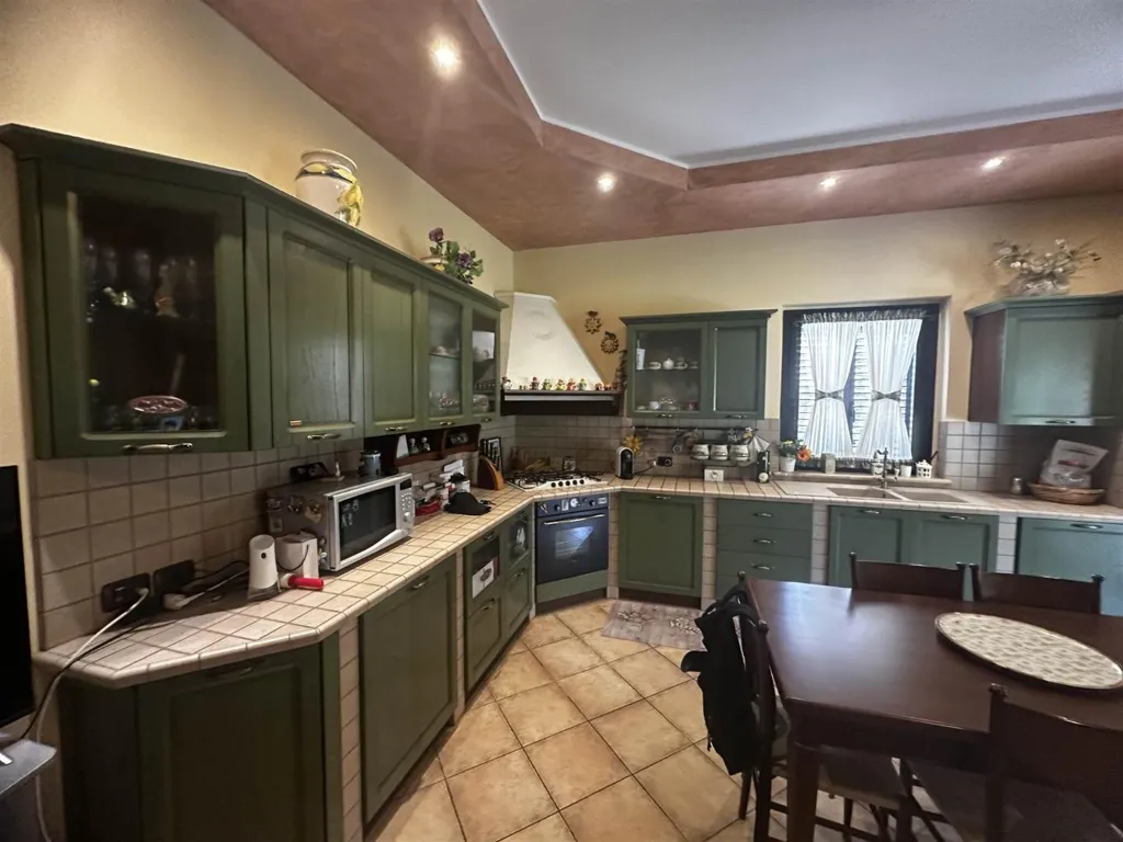 Cucina - Elegant Villa with Garden in Vasto