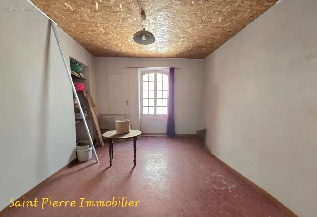Pièces - Complexe d'Appartements de Luxe avec Piscine à Martigues