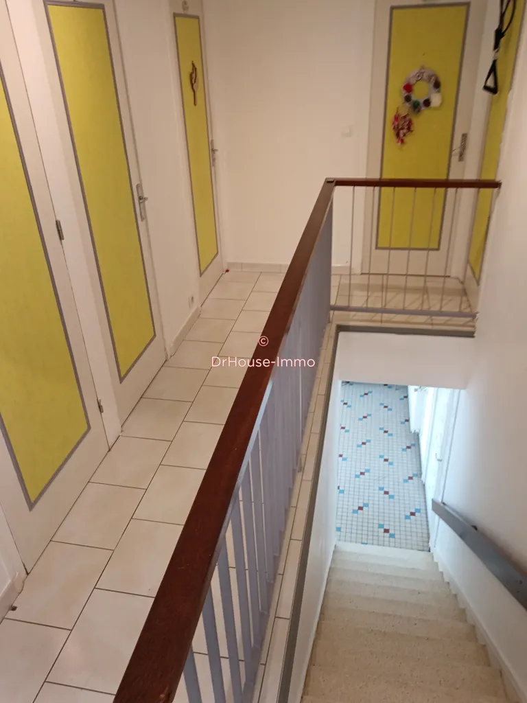 Esik - 1970s House with Pool in Miramont-De-Guyenne