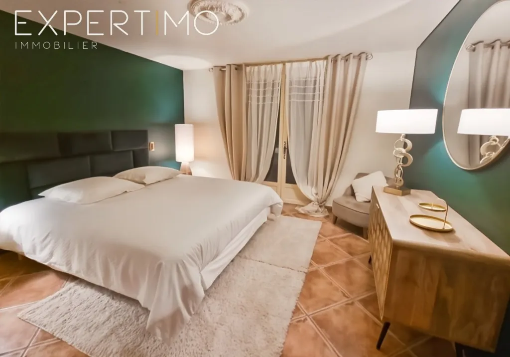 Bedrooms - Luxury Villa with Pool in Rousset