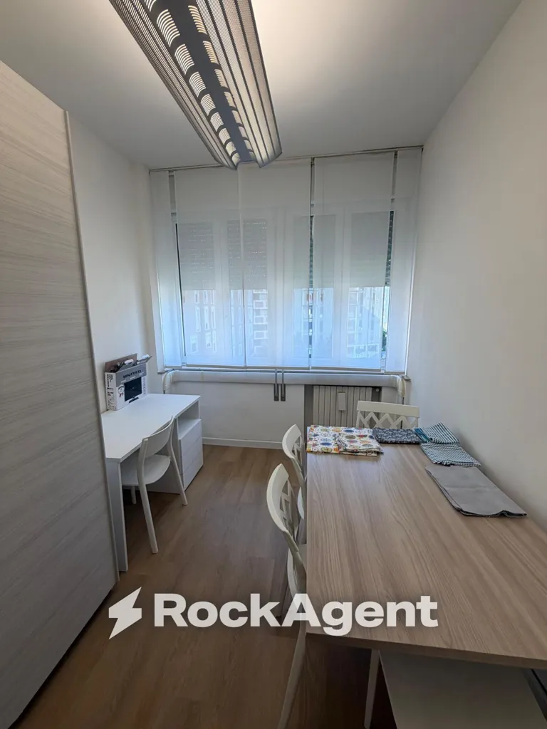Bureau - Rear-Facing Apartment with Terrace in Padua Centre